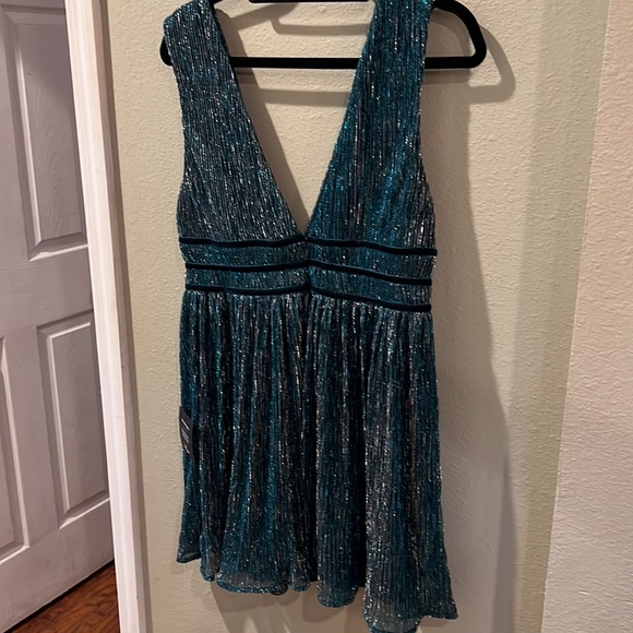 NWT Lulus turquoise dress size medium. - Picture 3 of 3